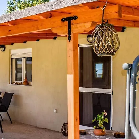 Hut House εξοχικό στην παραλία μ. άμμος * Skiathos-stad