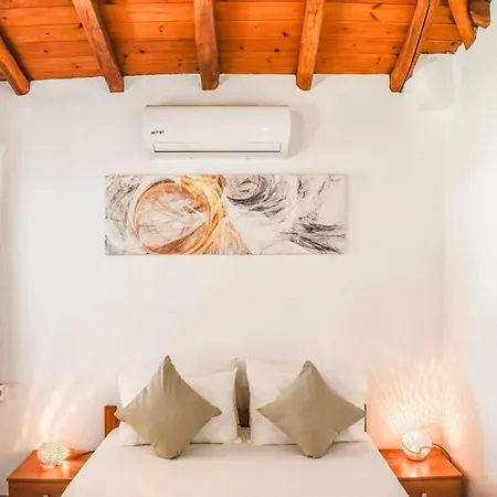 Hut House εξοχικό στην παραλία μ. άμμος Casa de Férias *