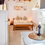 Hut House εξοχικό στην παραλία μ. άμμος Holiday home *