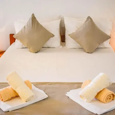 Hut House εξοχικό στην παραλία μ. άμμος Skiathos Town