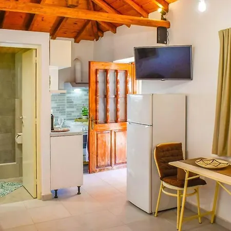 Hut House εξοχικό στην παραλία μ. άμμος * Skiathos Town