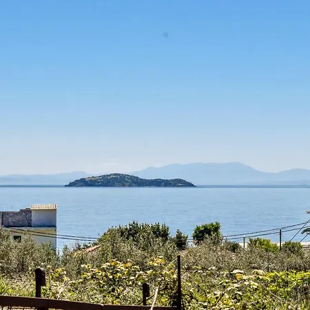 Hut House εξοχικό στην παραλία μ. άμμος *