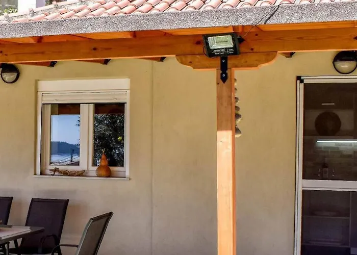 Hut House εξοχικό στην παραλία μ. άμμος *