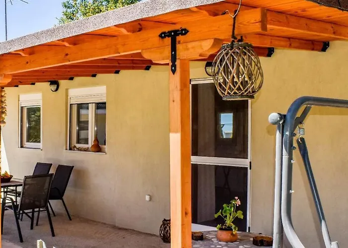 Hut House εξοχικό στην παραλία μ. άμμος * Skiathos