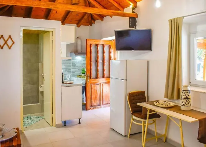 Hut House εξοχικό στην παραλία μ. άμμος * Skiathos